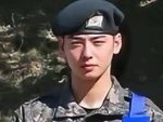Mỹ nam Cha Eun Woo gây ‘náo loạn’ quân ngũ vì quá đẹp trai