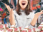 Bất ngờ trúng tiền tỉ khi ghé quầy vé số trú mưa