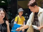 Ngôi sao đình đám TVB đi phát tờ rơi nhưng không ai nhận ra