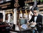 Chân dung doanh nhân trẻ đi siêu xe, bán kim cương, đeo đồng hồ hiệu vừa bị bắt vì tội rửa tiền