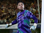 Thủ môn của Grimsby Town ‘đau lòng’ khi đá bại Man Utd