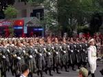 Khối quân nhân Trung Quốc hát 'Như có Bác Hồ trong ngày vui đại thắng'