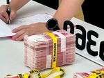 Thưởng tiền tỉ cho nhân viên giảm cân, choáng với số ký người thắng đã 'thổi bay'