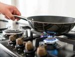 Ối trời, có người quên tắt bếp gas suốt cả tháng!