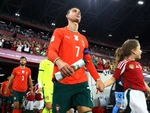 Szoboszlai từ cậu bé mascot đến thủ quân tuyển Hungary mà Ronaldo vẫn còn đá