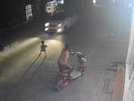 Tài xế hú hồn hú vía vì chút bất cẩn khi bà chở cháu
