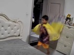 'Bệ hạ' chạy xịt khói ngay khi vừa dứt câu không sợ ma