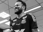 Neymar khởi kiện vì bị tố nghiện rượu và cày game thâu đêm