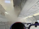 Nghi hãng bay muốn bán chăn khi để khoang hành khách 'lạnh như tủ đông'