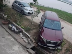 Nữ tài xế quay đầu ô tô cày nát luống rau lề đường