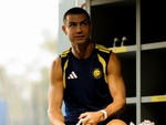 Tự ý rời tuyển Bồ Đào Nha, Ronaldo bị phạt như ‘phủi bụi’