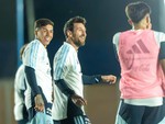 Messi gây chú ý trong buổi tập cuối cùng ở tuyển Argentina