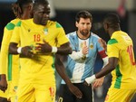 Ầm ĩ chuyện tiền nong của Benin màn đối đầu với Messi và Argentina