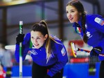 Dàn mỹ nhân khiến curling 'gây sốt' Olympic mùa đông