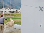 'Chở' heo bằng drone khiến cả thôn mất điện