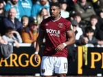 Adama Traore bị West Ham cấm tập tạ vì quá… vạm vỡ
