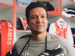 Tiền vệ huyền thoại Jari Litmanen trở lại sân cỏ ở tuổi 55