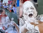 Chơi trò chuyền bột nhưng ai nhìn vô cũng tưởng đang làm bánh