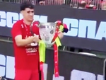 Cúp pha lê Nga vỡ tan ngay lễ ăn mừng của Spartak Moscow