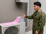 Tiết kiệm điện máy lạnh với xô và khăn, như thế nào?