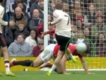 CĐV Man Utd nể phục Maguire với pha ‘đầu sắt’ cứu thua
