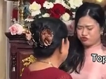 Cô dâu nín khóc tức thì vì mẹ cho quà khủng
