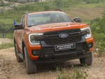 Ford Ranger Wildtrak 2026 ra mắt Việt Nam: Giá 1,093 tỉ, động cơ V6 mới mạnh hơn Hilux