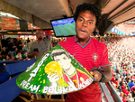 IShowSpeed đội nón lá vẽ hình Ronaldo đi xem World Cup