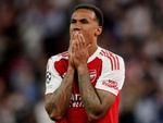 Áo đấu của sao Arsenal 'cháy hàng' sau khi đá hỏng phạt đền ở chung kết Champions League