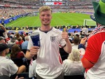 Dốc tiền mua nhà để đi World Cup: 'Kệ, nghèo mà có kỷ niệm?'