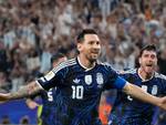 Lần đầu dự bị sau 20 năm, Messi vẫn viết tiếp lịch sử World Cup