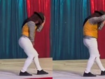 Cô gái gặp sự cố khi trình diễn màn đi lùi giống Michael Jackson