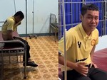 Chồng ôm mặt khóc khi vợ vào phòng sinh