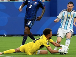 Người hùng World Cup Vozinha sắp làm đồng đội Messi