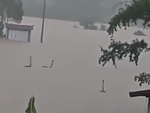 Có thật 'quái vật hồ Loch Ness' xuất hiện trong lũ ở Trung Quốc?