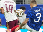 Digne đá trúng Yamal từ sau lao lên, phạt đền có oan?