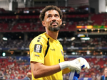 Người hùng World Cup Vozinha cầu xin ‘đừng đến với tôi vì quảng cáo’