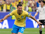 Fan Brazil cầu ‘Công thức Nhật Bản’ ở World Cup… sai một lần