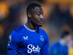 Sự nghiệp sao trẻ Everton chao đảo vì mê cá cược