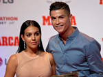 Ronaldo và vợ Georgina ký thỏa thuận 'tiền ai nấy giữ'
