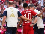 Sao Bayern Munich suýt xỉu trên sân vì nắng nóng