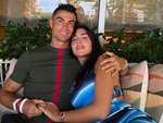 Ronaldo tổ chức đám cưới cổ tích trên hòn đảo quê hương