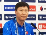 HLV Kim Sang Sik: Có lẽ tôi phải tắt điện thoại từ bây giờ