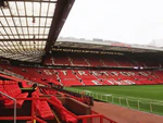 CĐV Man Utd phát cáu vì phải ‘nghe mưa’ giữa lúc sốt ruột chờ tin chuyển nhượng