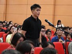 Bác sĩ nội trú gây bão cõi mạng với combo 'tinh hoa hội tụ'
