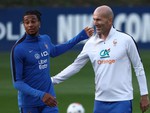 Zidane dẹp ‘show thời trang’ ngày tuyển Pháp hội quân