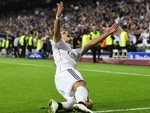 "Kẻ đóng thế hoàn hảo" Chicharito!