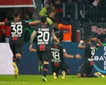 Thua Leverkusen, Bayern Munich bị Dortmund gia tăng khoảng cách