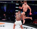 Video võ sỹ MMA bị trừ điểm vì đá ngón chân vào 