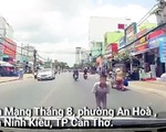 Cậu học trò lớp 4 khoanh tay, cúi đầu cảm ơn tài xế nhường đường khiến dư luận xúc động